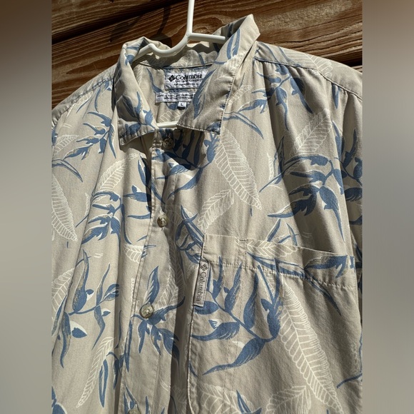 Columbia Hawaiian Floral Button Up Shirt - Picture 2 of 6